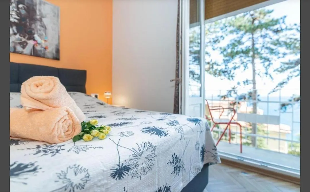 Apartment Punta With Garage, Balcony, Garden And Sea View Opatija